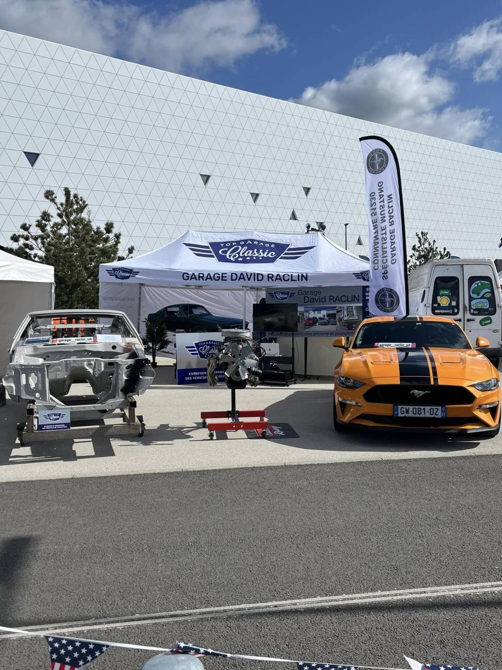 stand automobile garage david raclin 5